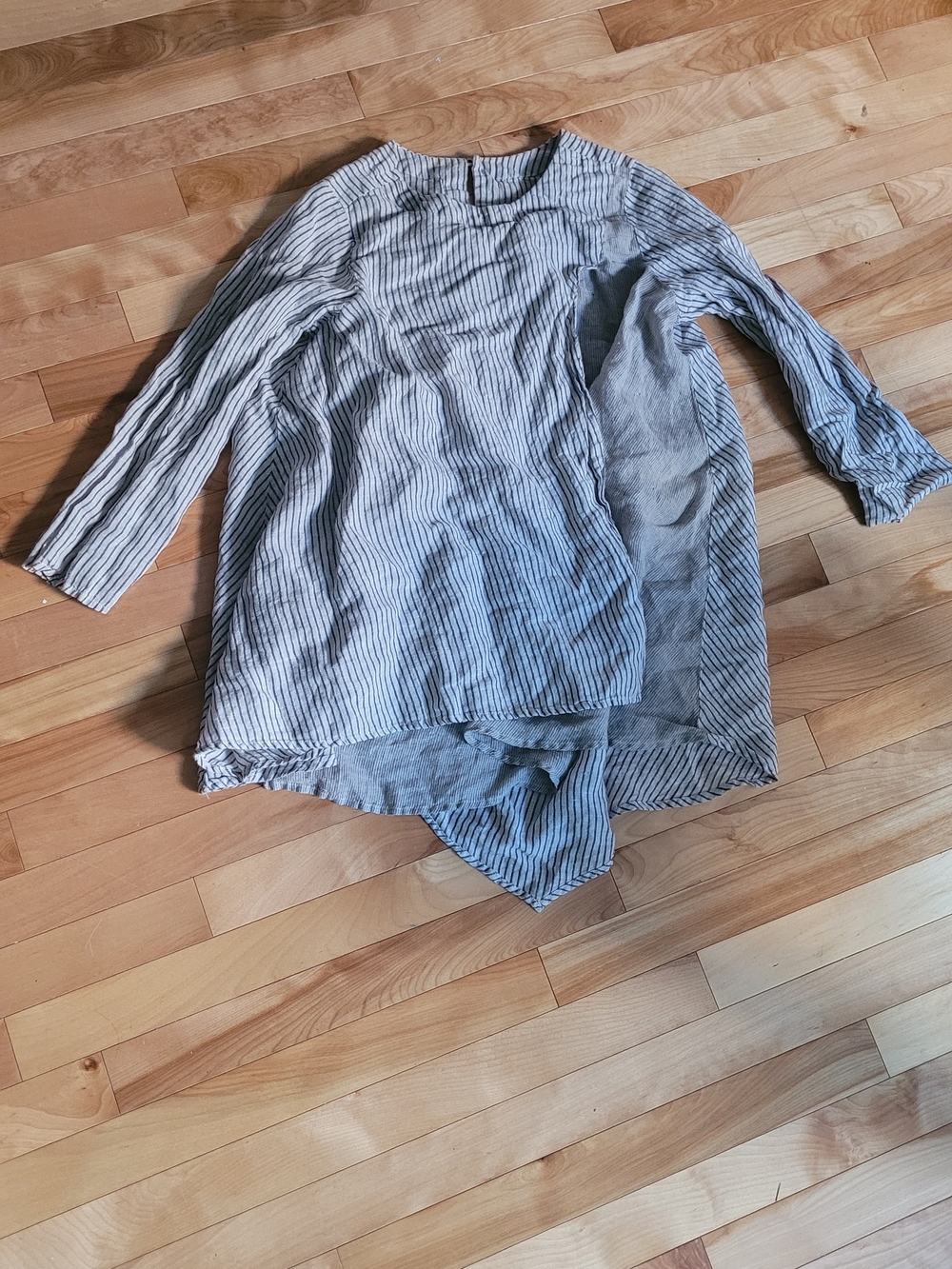Striped Women's Tunic Top in Gray and White
